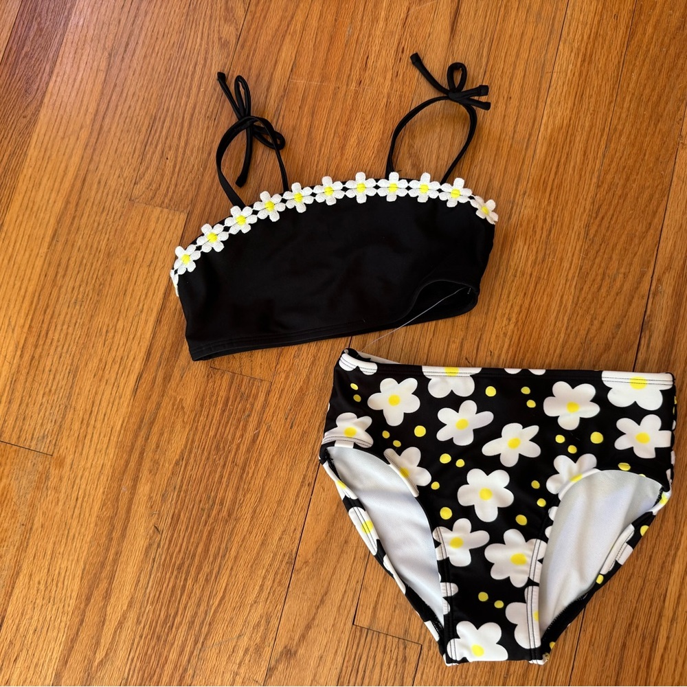 Cat & Jack Black and White Daisy Swim Set
